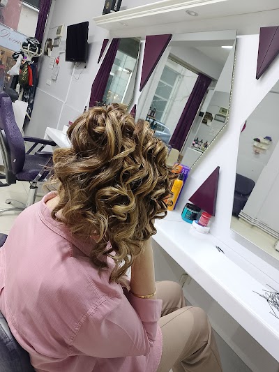 Kuaför Hatice Üney — kare 5