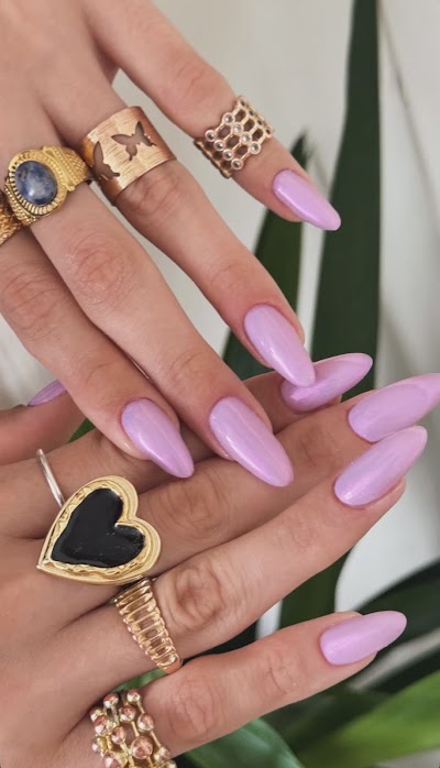 Emosi Nail Bar — kare 5