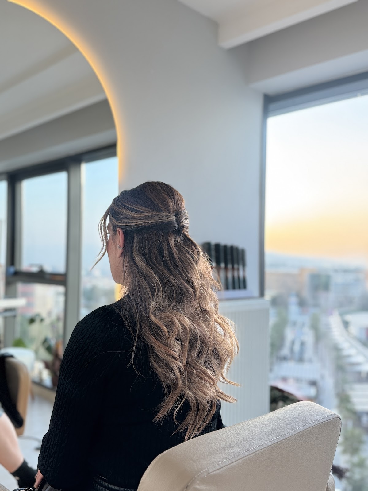 Saloon GAİA — salondan bir kare