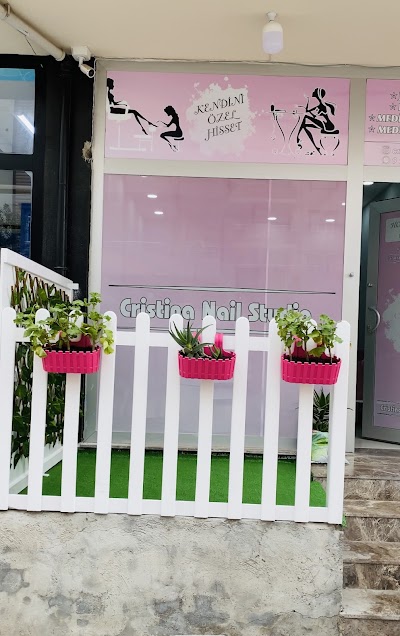 Cristina nail studio — kare 3