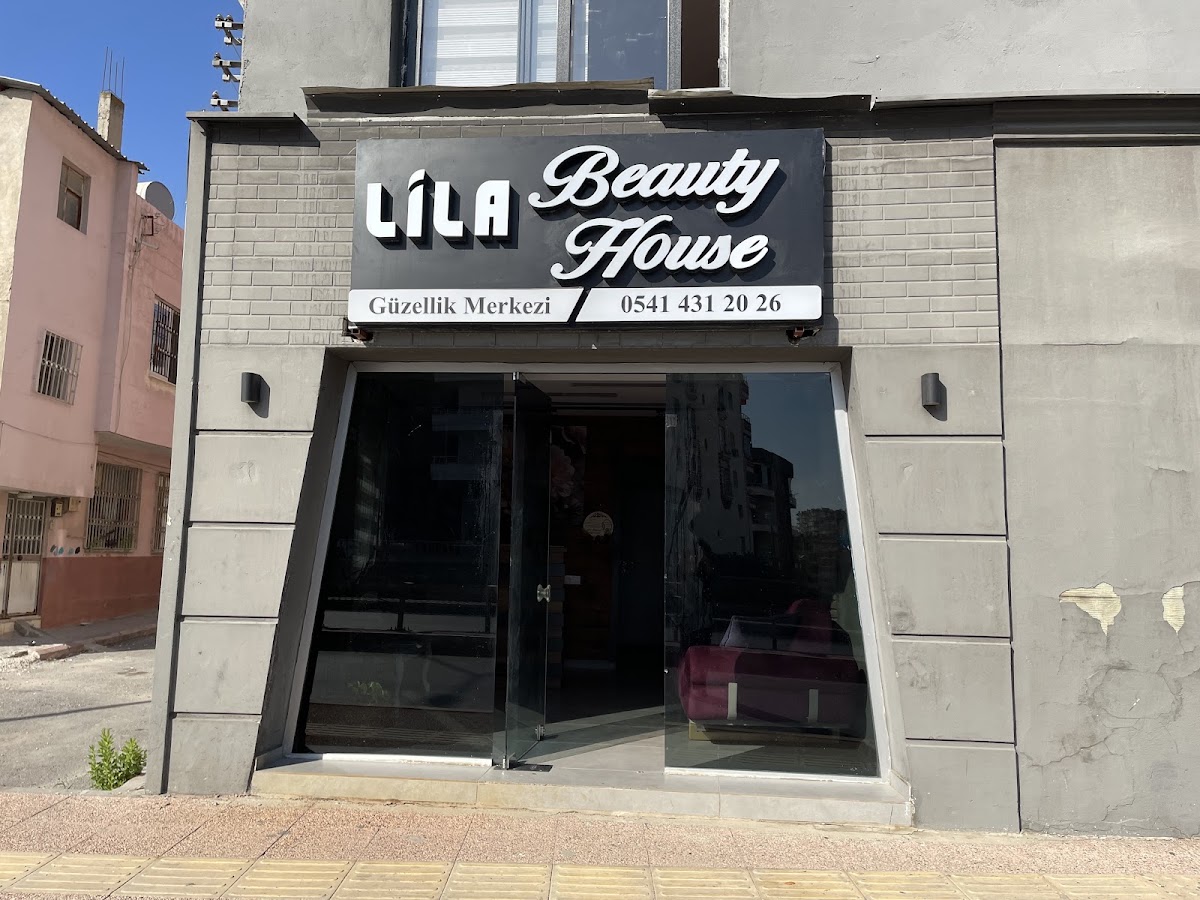 Lila Güzellik — salondan bir kare