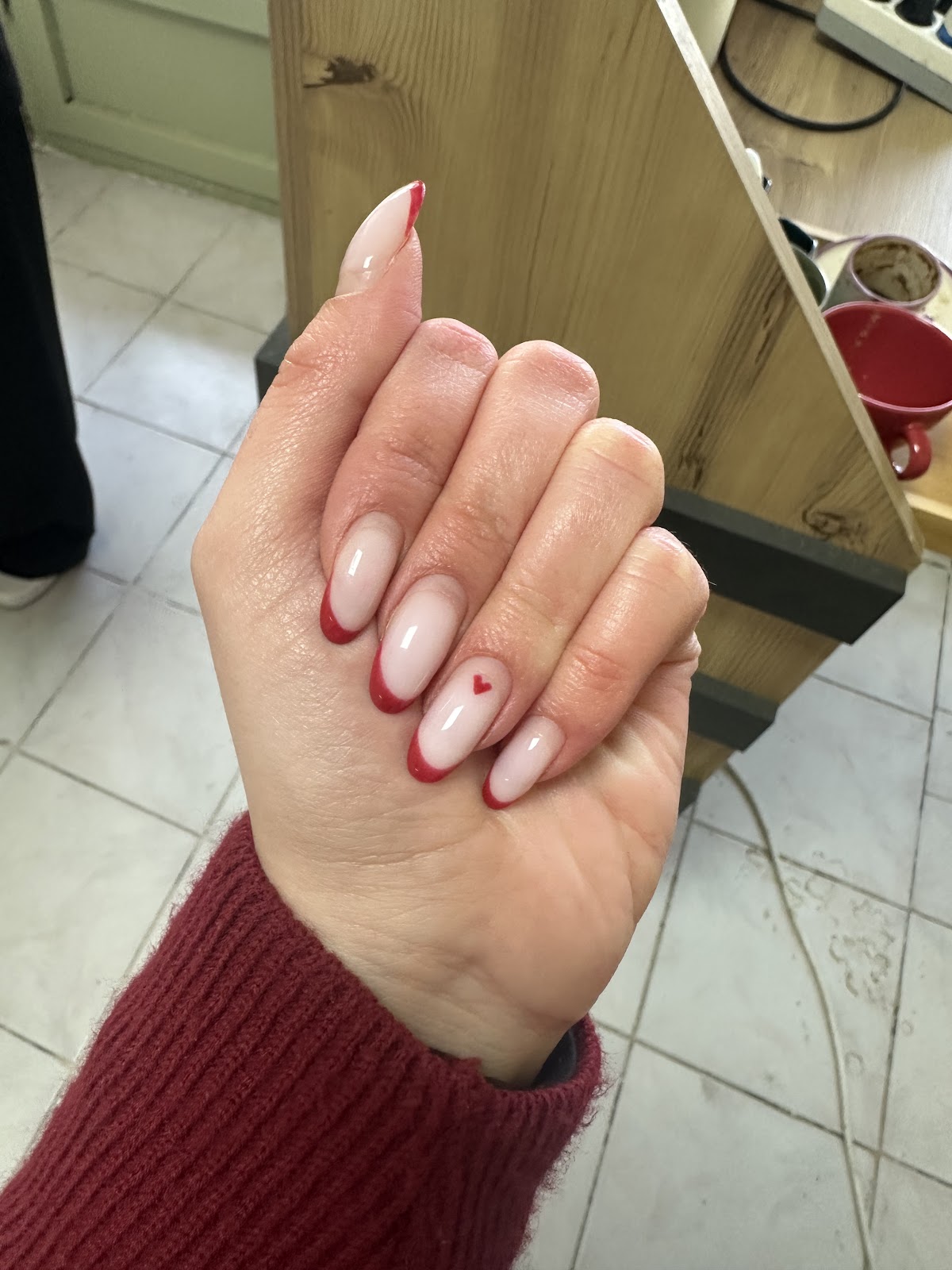 Ayşe,Nur Nail House — salondan bir kare