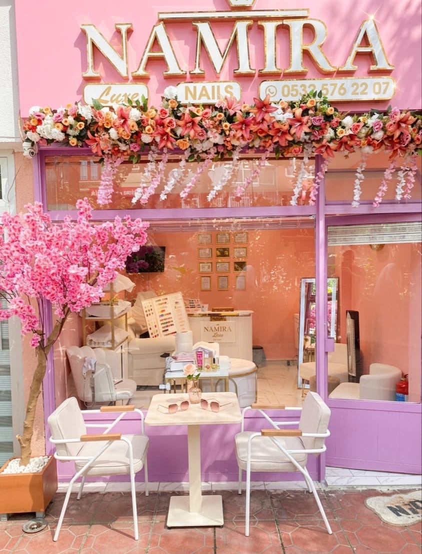 Namira Luxe Nails — salondan bir kare
