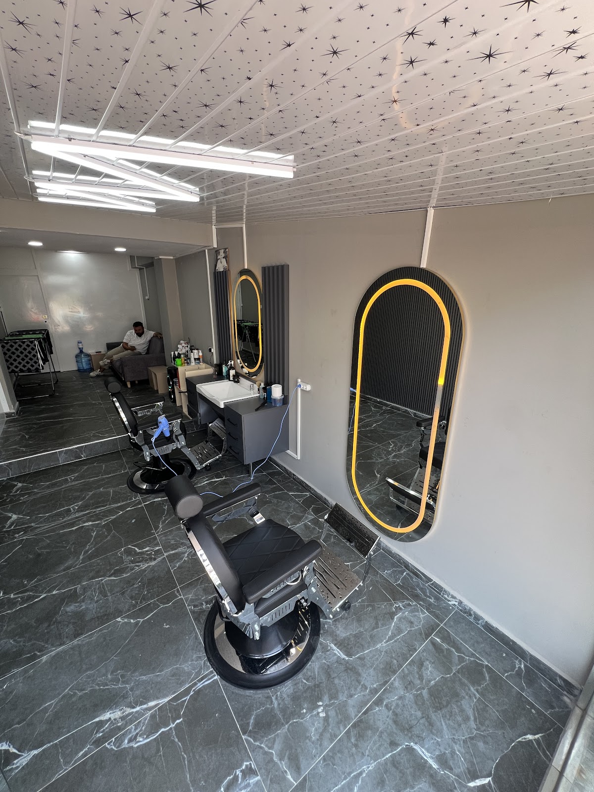 Just Barber — salondan bir kare