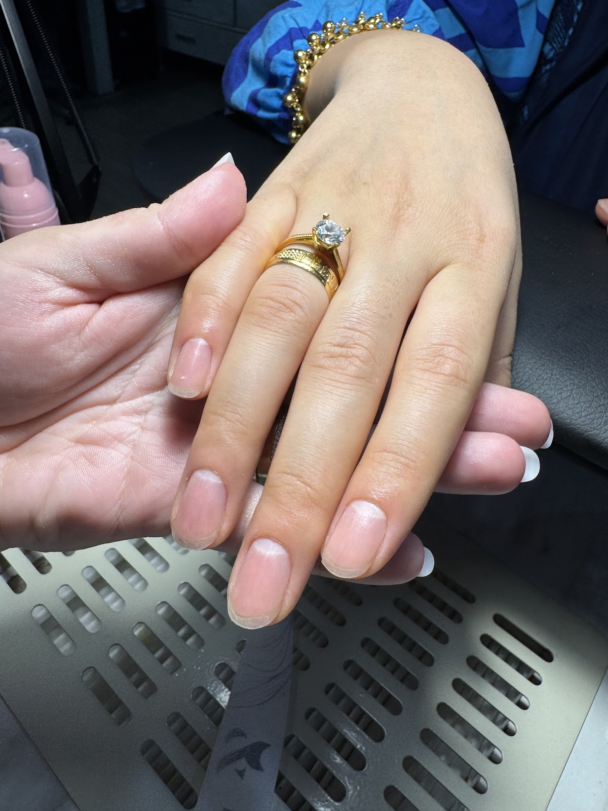 Aslım Nails Protez Tırnak Uzmanı — salondan bir kare