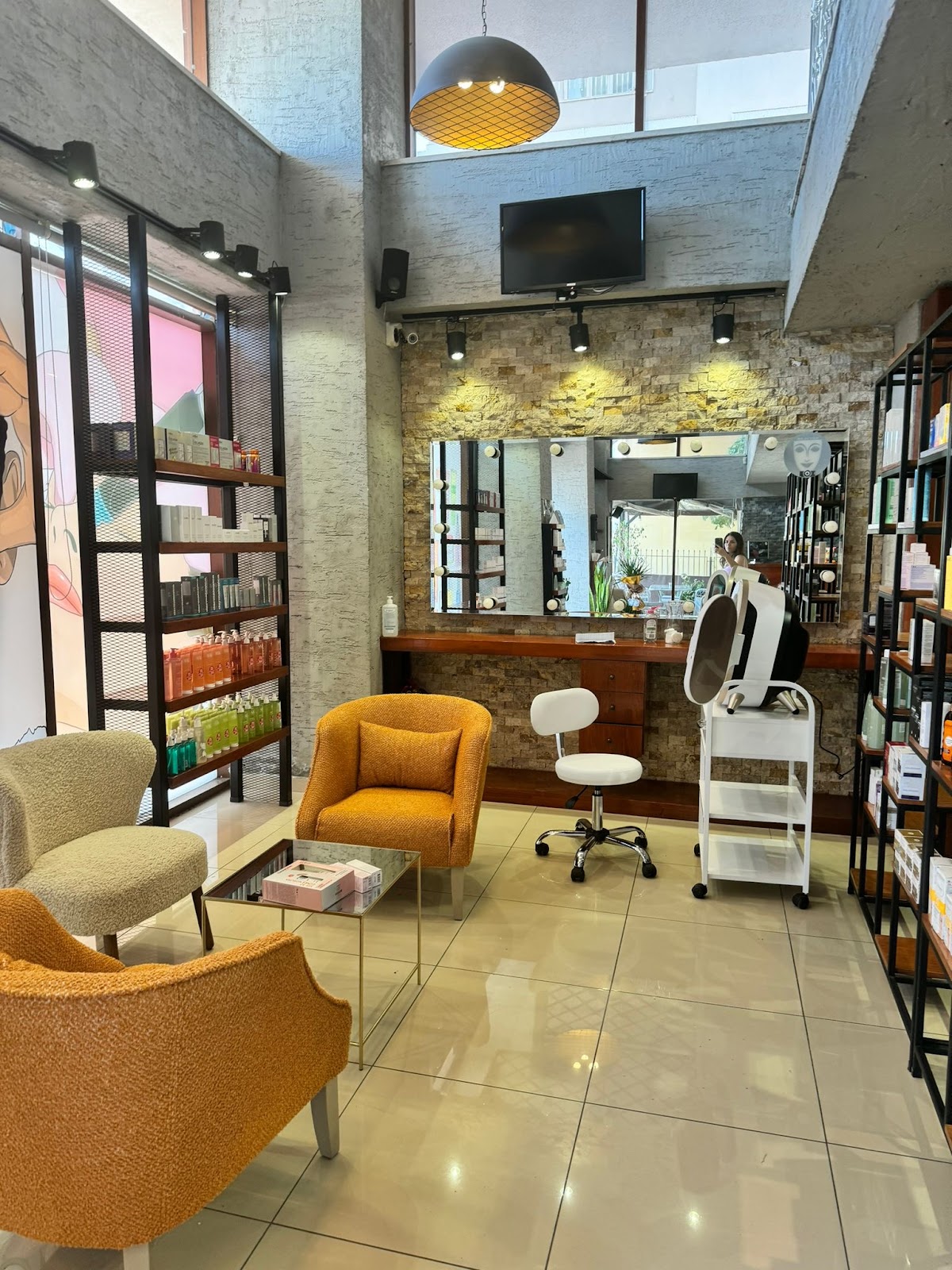 E-beauty — salondan bir kare
