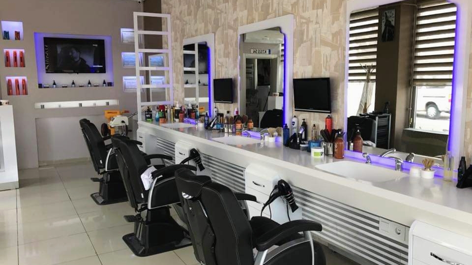 Selçuk erkek kuaförü — salondan bir kare