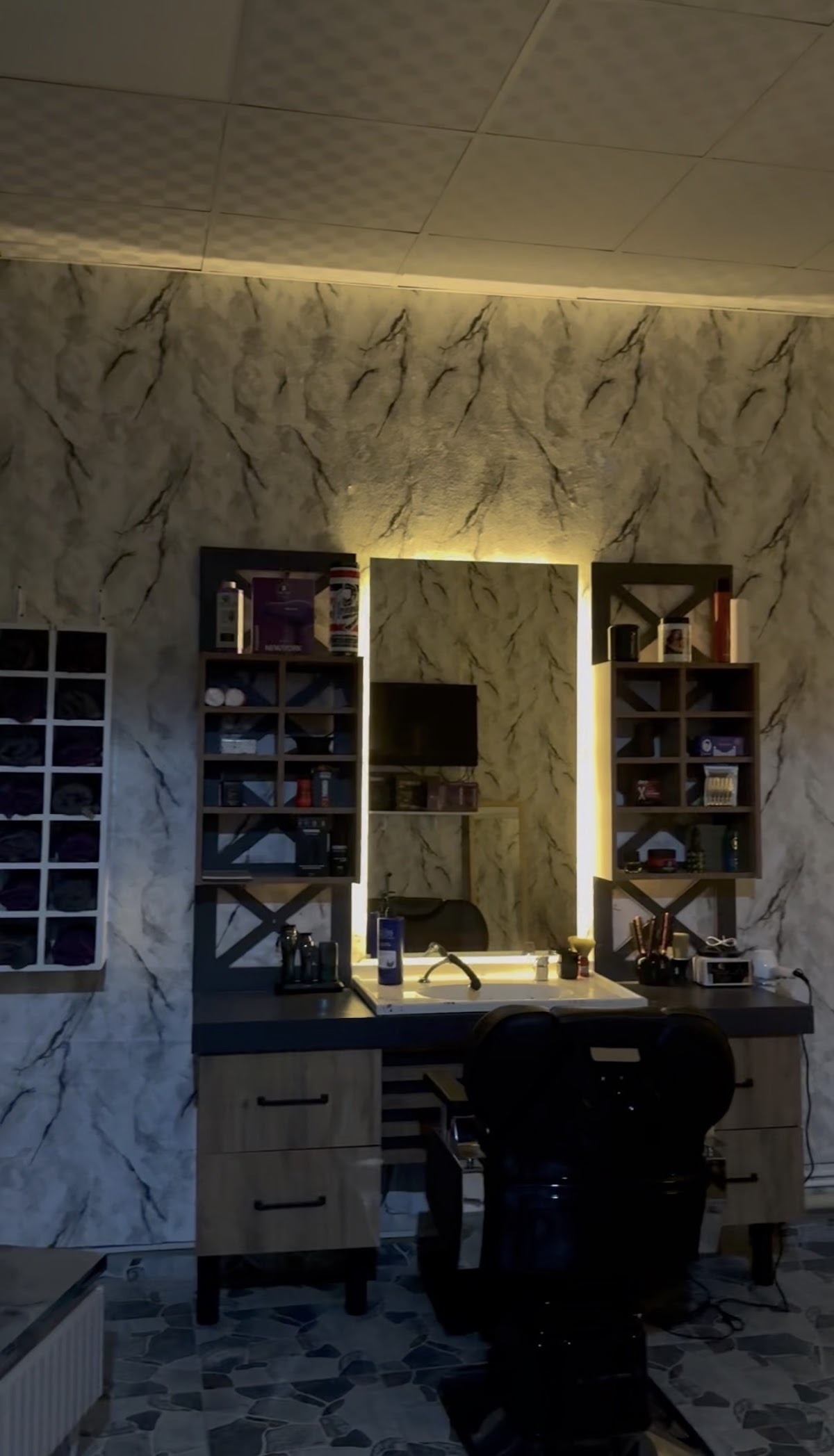 Zayron Barber Clup — salondan bir kare