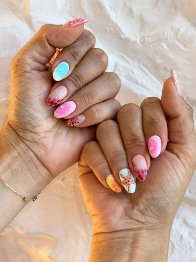 Blush Beauty Studio — kare 4