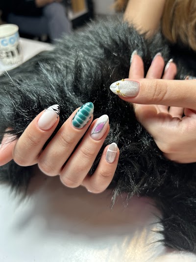 Damla babacan nail studio — kare 4