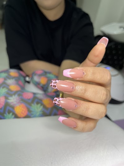 ESRALİNE BEAUTY STUDİO — kare 3