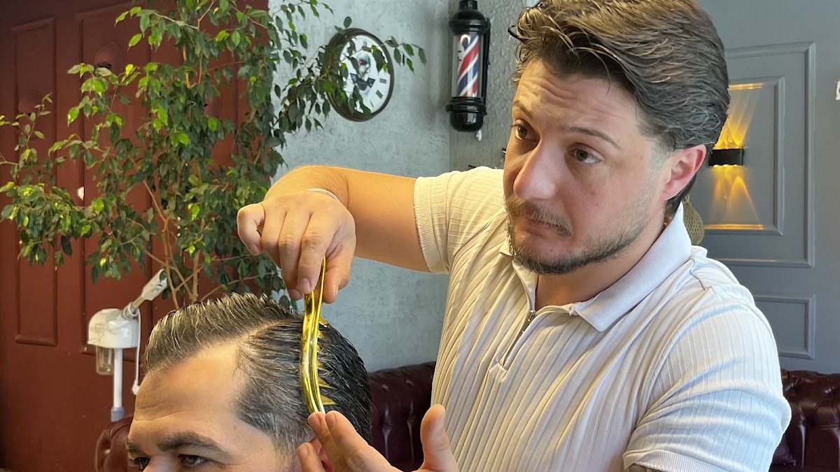 𝕝𝕆ℂ𝔸 𝔼ℝ𝕂𝔼𝕂 𝕂𝕌𝔸𝔽ÖℝÜ — salondan bir kare