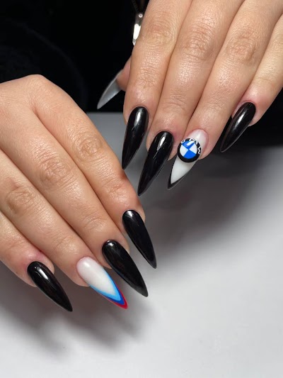 Lune Nail Studio — kare 2