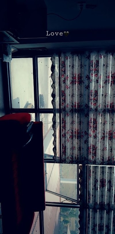 Lila Bayan Kuaförü — kare 3