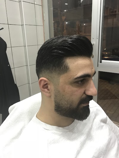 Bıyıklı Berber — kare 5