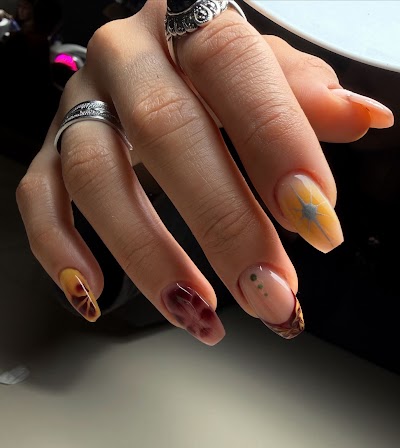 Mood Nails Beauty Studio — kare 3