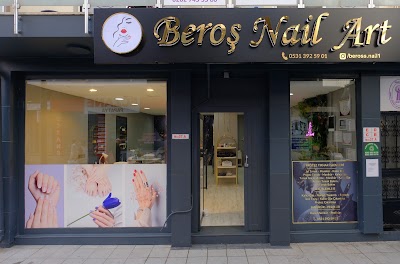 Beroş nail art — kare 3