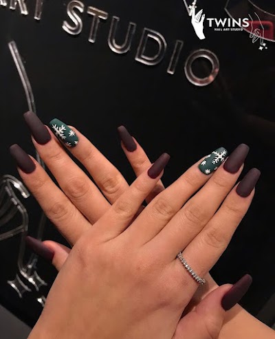 Twins Nail Art Studio — kare 4