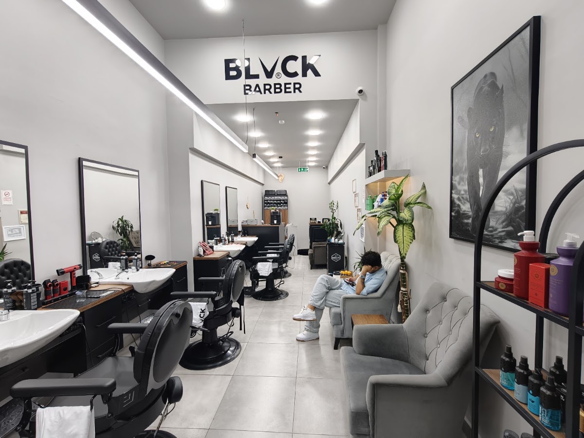 BLVCK BARBER — salondan bir kare