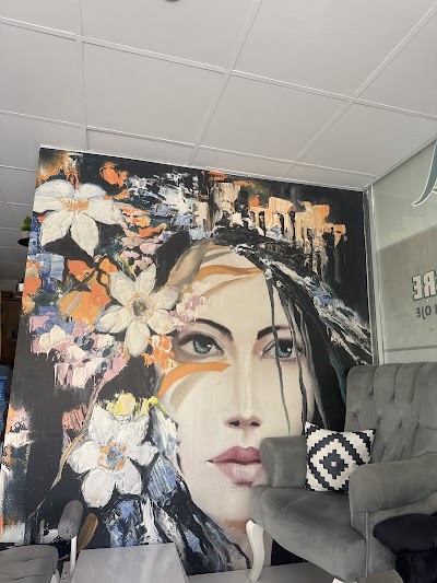 EMELA Nails & Beauty — kare 3