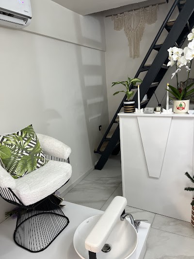 Elyse nail art studio — kare 2