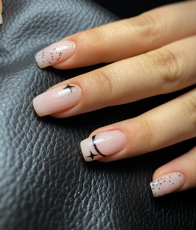 Gizem Nail Art Studio — kare 3