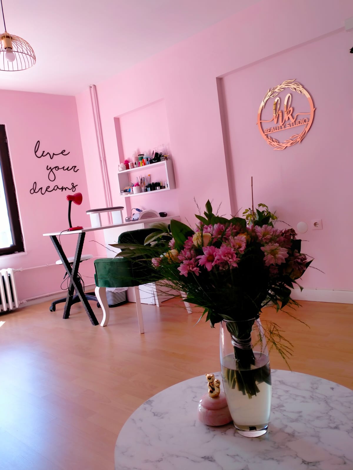 Elif Güzel Nail Studio — salondan bir kare