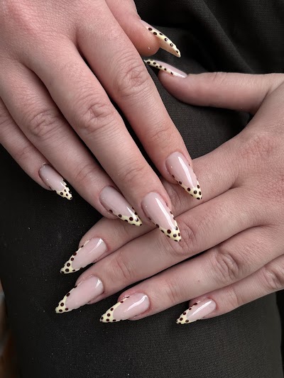 Aybüke Yılmaz Nail & Lash Studio — kare 4