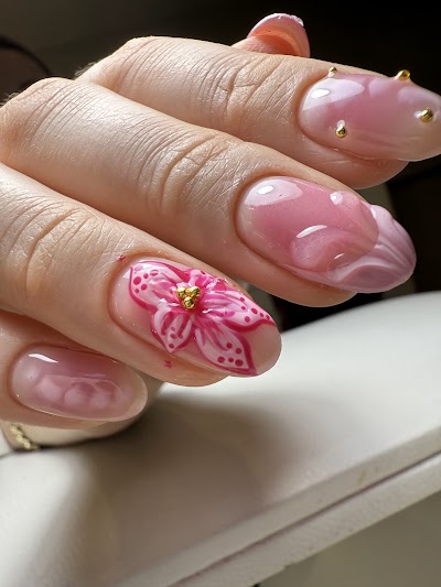 nailtherapyroom — kare 5