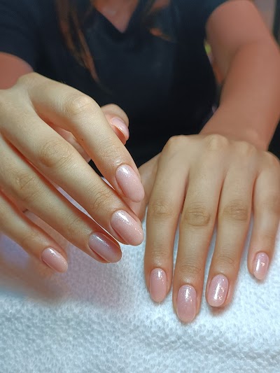 Nail Trendy — kare 2