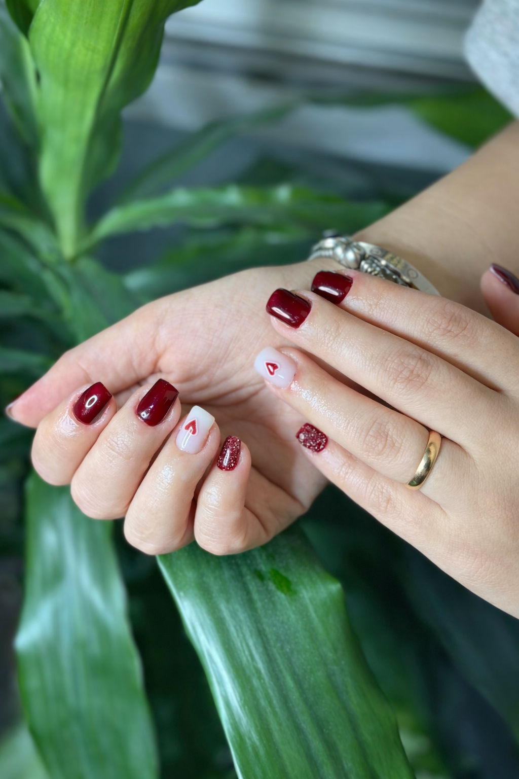 Esma nails beauty — salondan bir kare