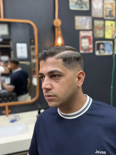 BARBER TEAM — kare 2