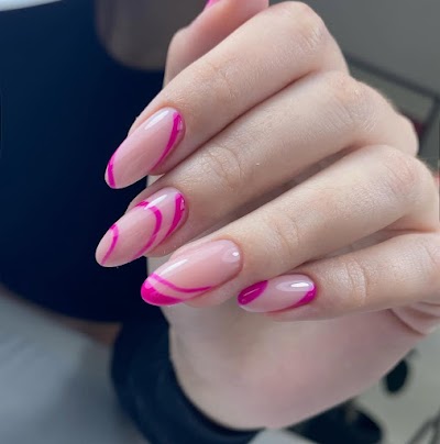 CB Hair & Nail studio — kare 2