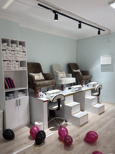 Luna nail art studio — kare 2