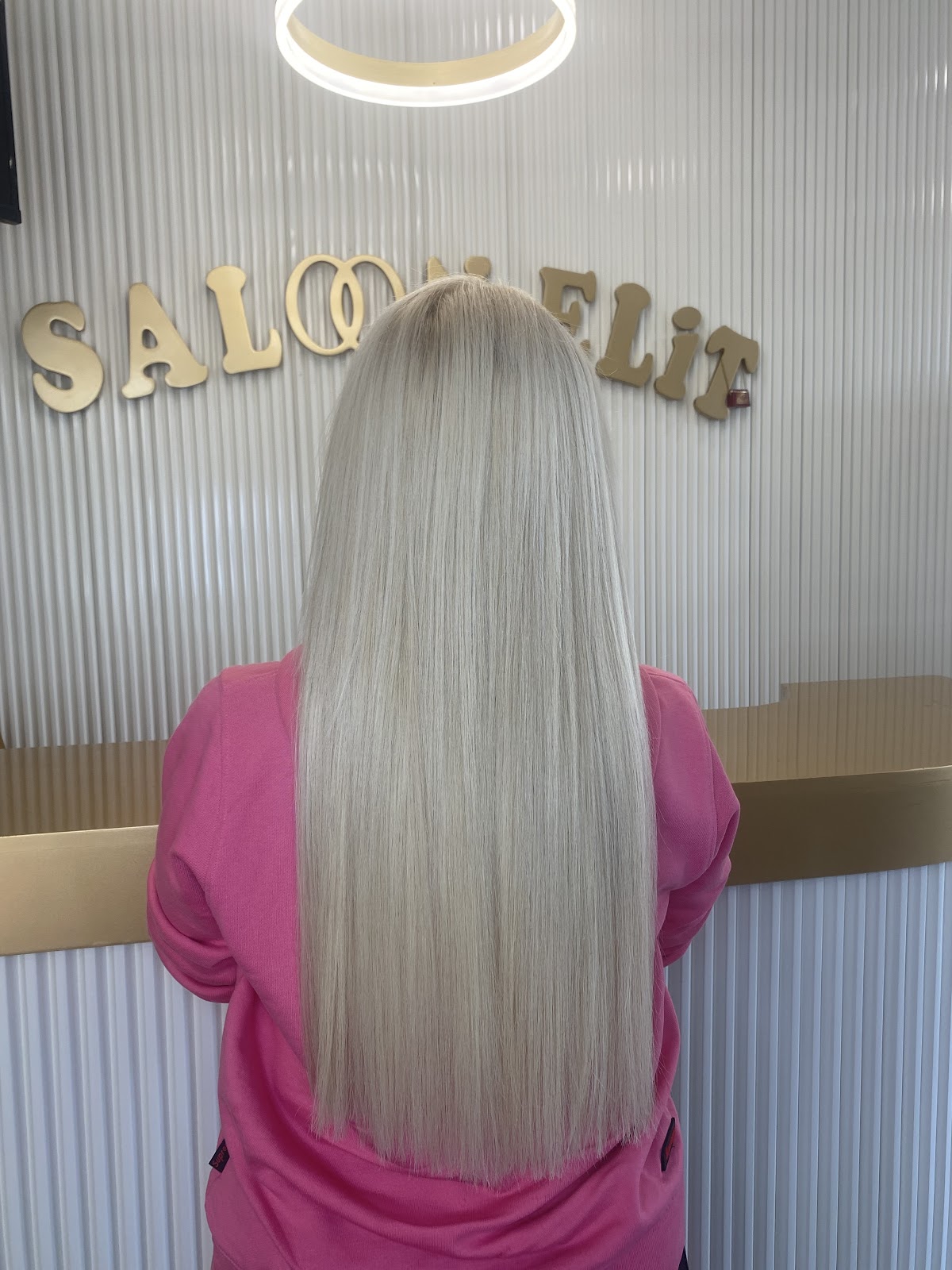 Saloon Elit — salondan bir kare