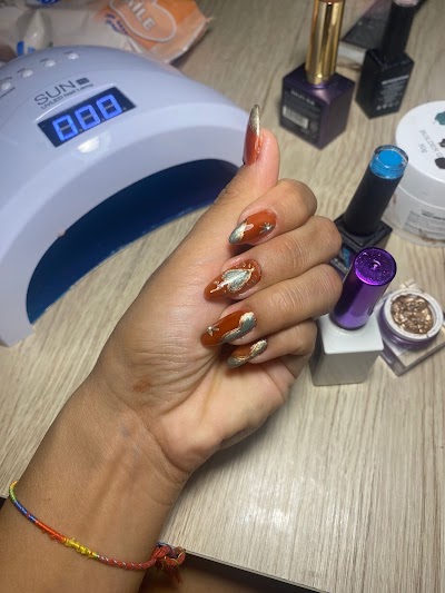 Nail art Basaksu — kare 4