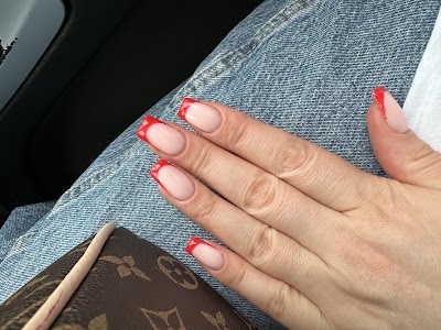 Emosi Nail Bar — kare 3