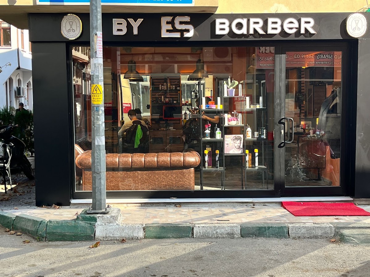 BY ES BARBER — salondan bir kare