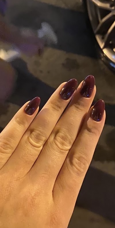 Gizy Nail Studio — kare 3