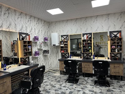 Zayron Barber Clup — kare 2
