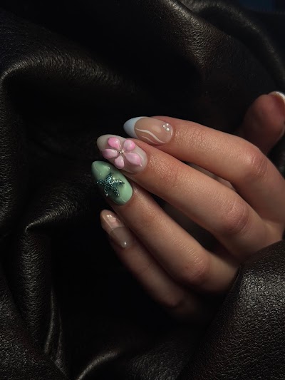 Lollipopp Nail Studio — kare 3