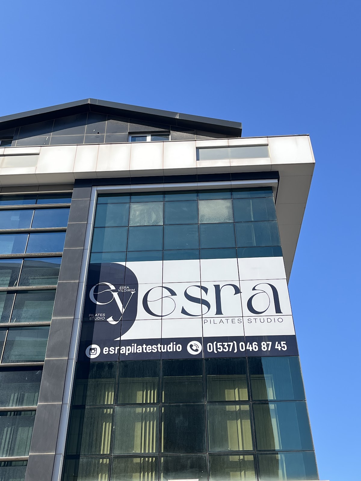 Esra Yıldırım Pilates Stüdyo — salondan bir kare
