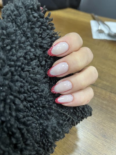 Dm Beauty&Nail Studio — kare 5