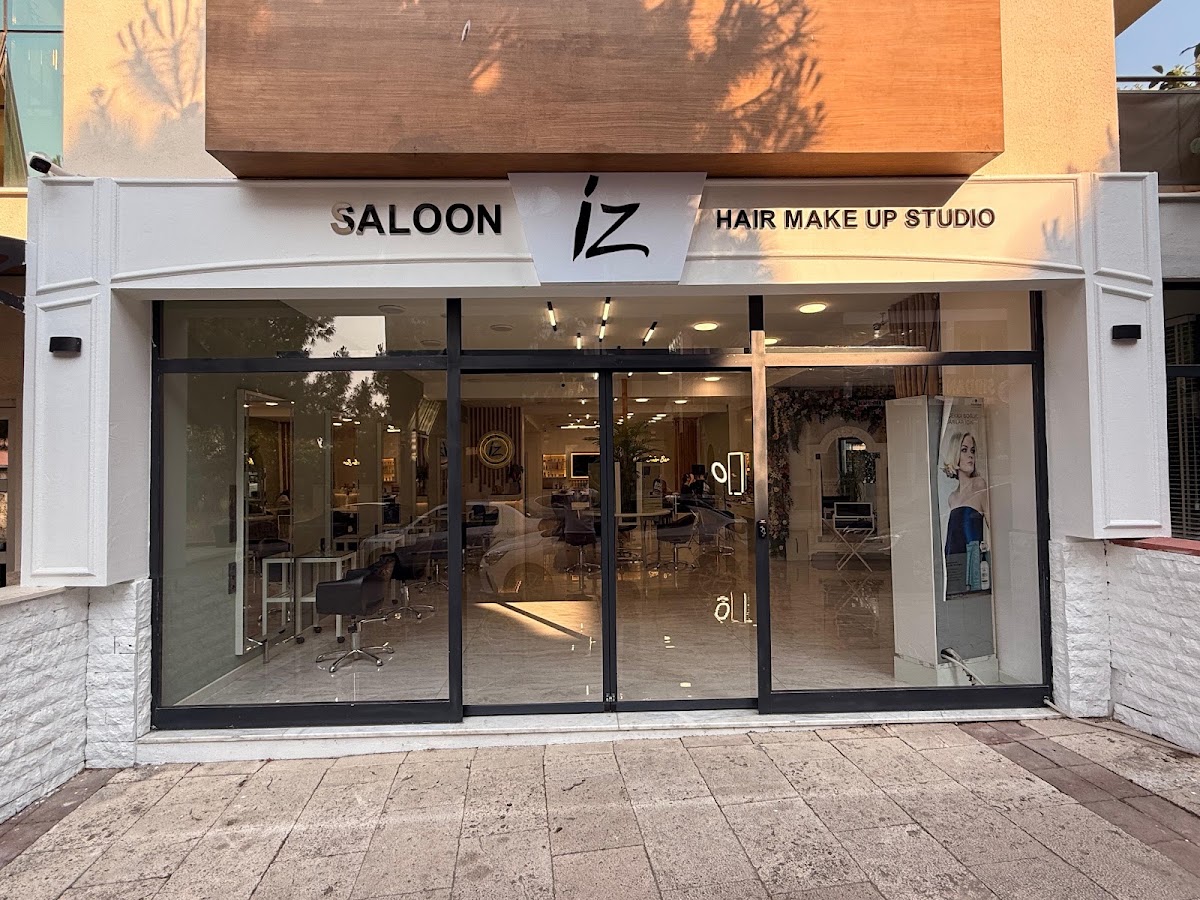 Saloon İz — salondan bir kare