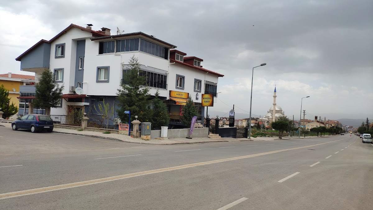 Berber Kadir — salondan bir kare