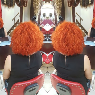 Mümin Bayan Kuaförü — kare 2