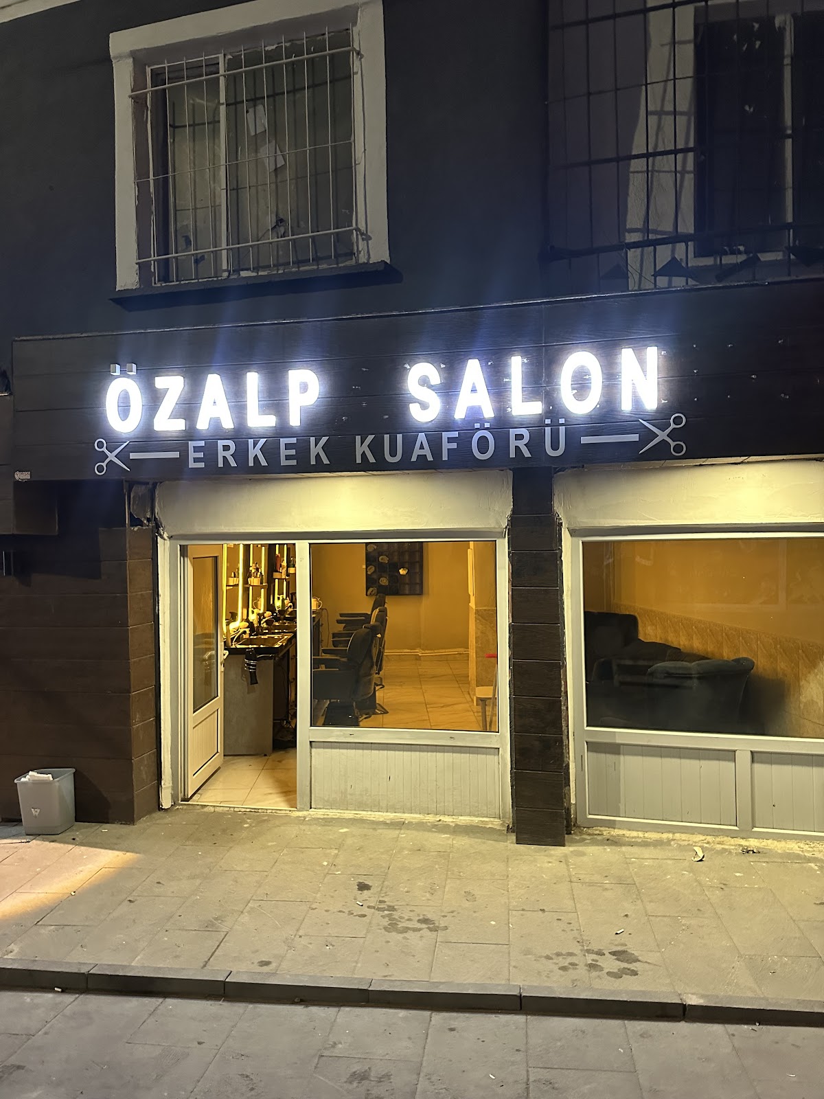 Özalp Salon — salondan bir kare