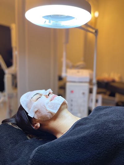 Fullderm Cilt Merkezi & Güzellik Salonu — kare 4