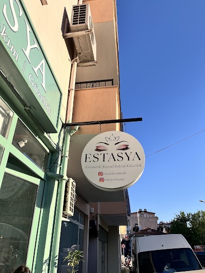 Estasya Beauty — kare 5
