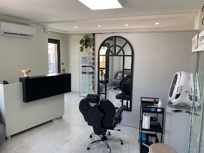Esra Güldaş Beauty Studio — kare 2